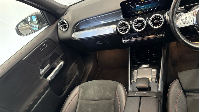 Mercedes-Benz GLB 200 AMG Line Premium 5dr 7G-Tronic Petrol Estate